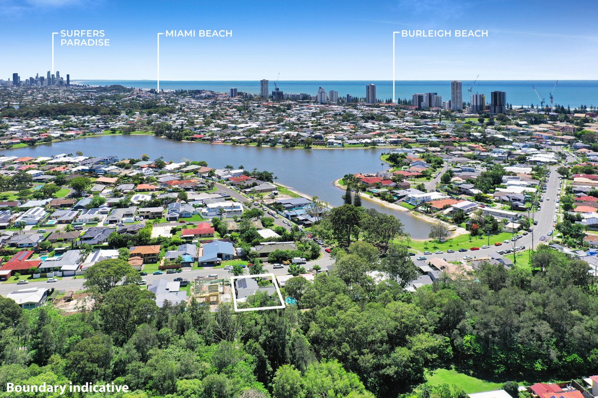 132 Acanthus Avenue BURLEIGH WATERS 3
