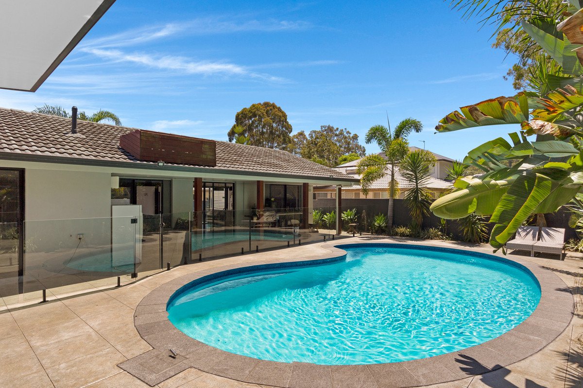 132 Acanthus Avenue BURLEIGH WATERS 4