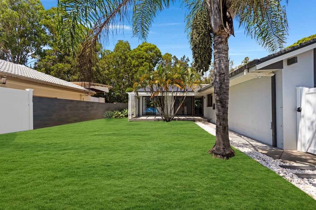 132 Acanthus Avenue BURLEIGH WATERS 5