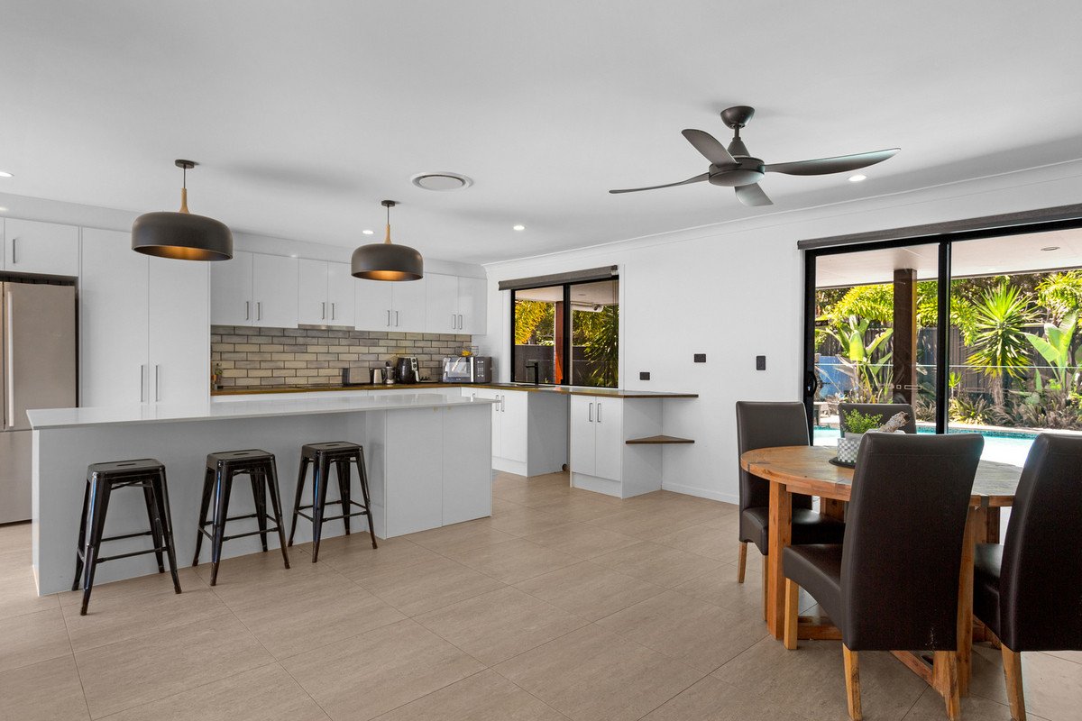 132 Acanthus Avenue BURLEIGH WATERS 7