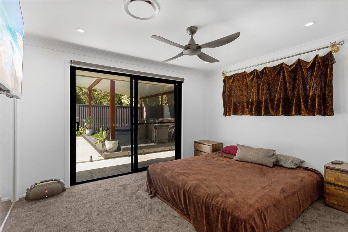 132 Acanthus Avenue BURLEIGH WATERS 10