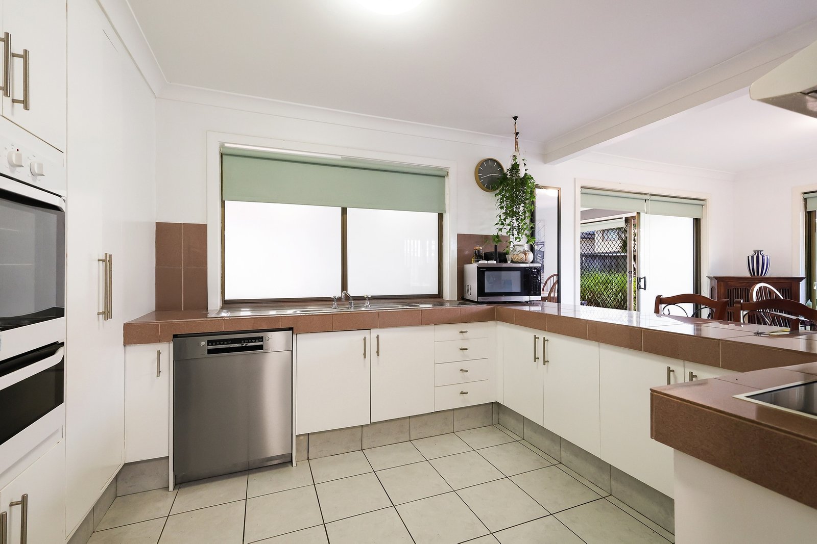 132 Ashmore Road BENOWA 9