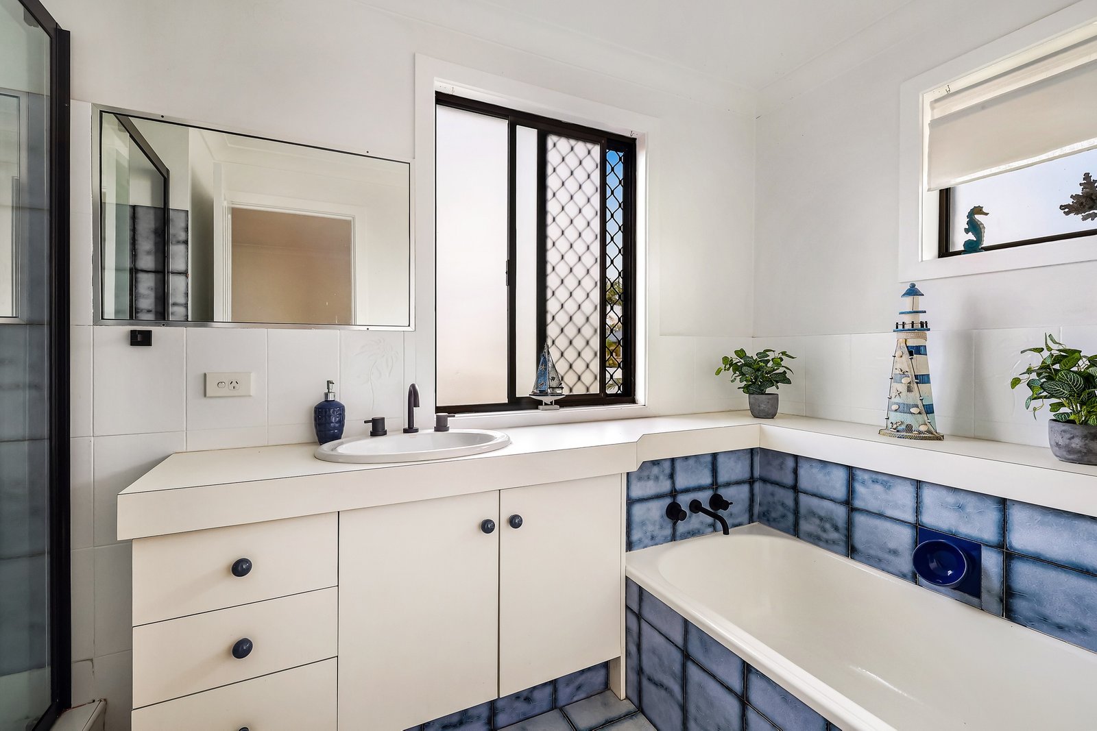 132 Ashmore Road BENOWA 14