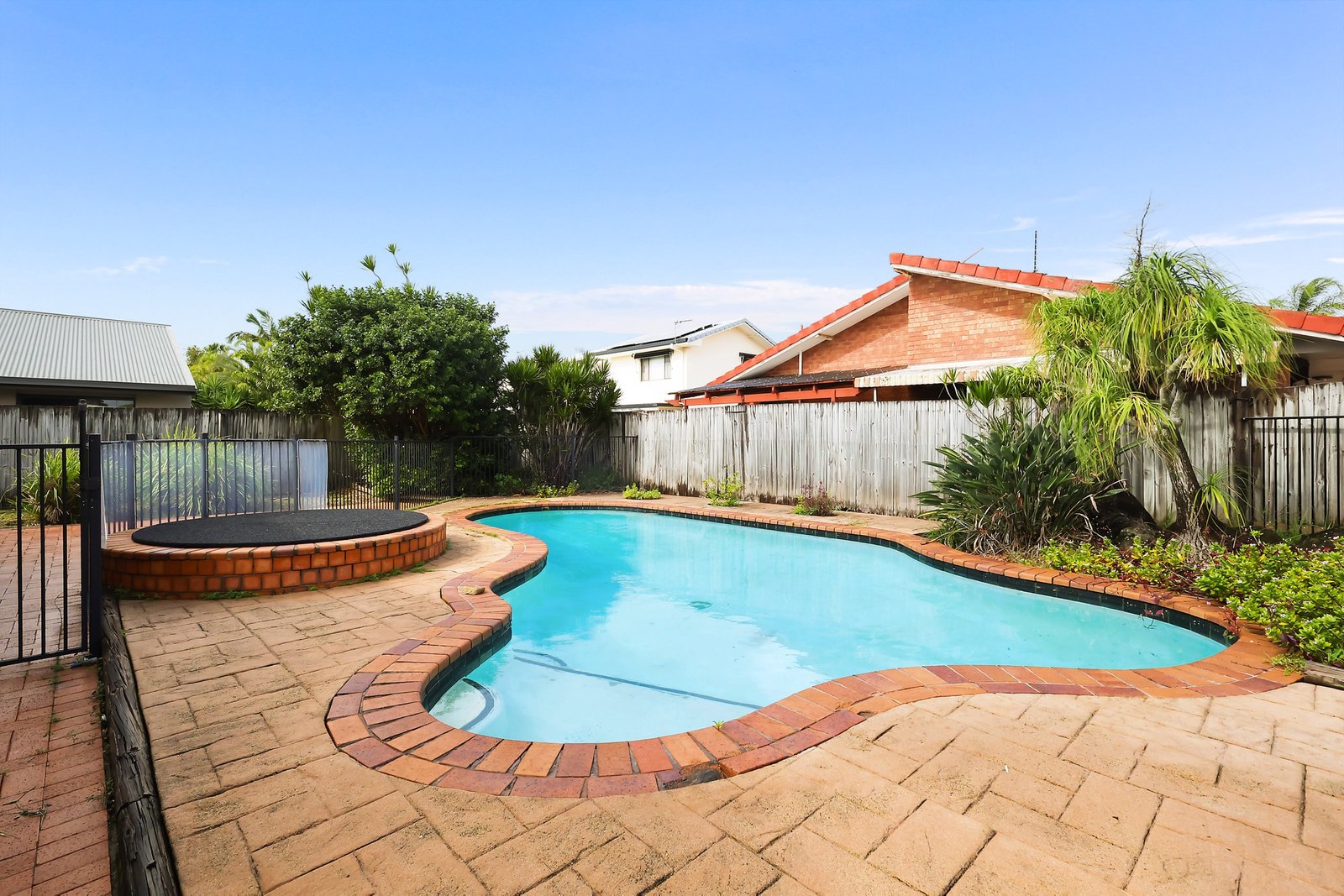 132 Ashmore Road BENOWA 17