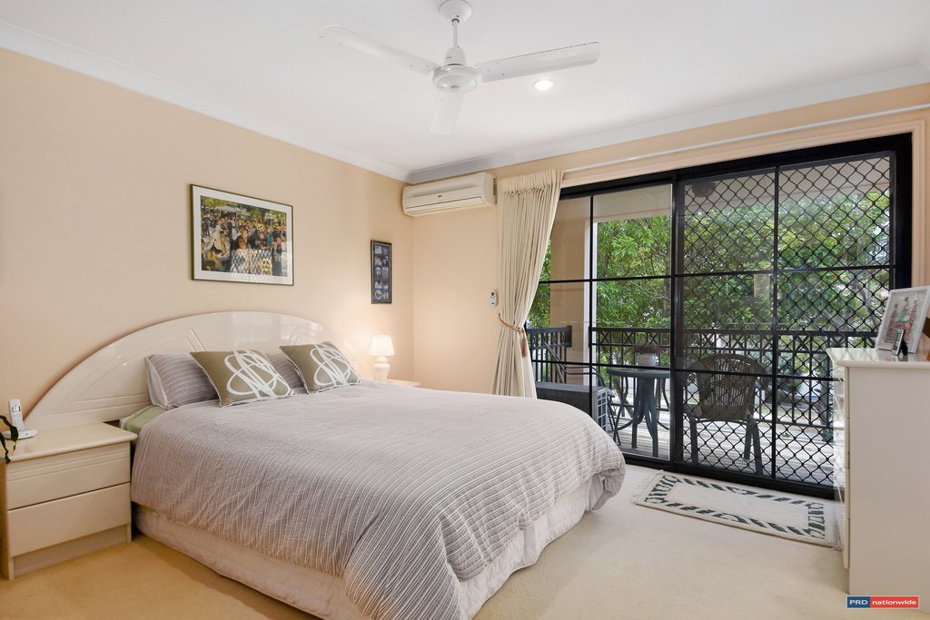 13/2 Beachcomber Court BURLEIGH WATERS 3