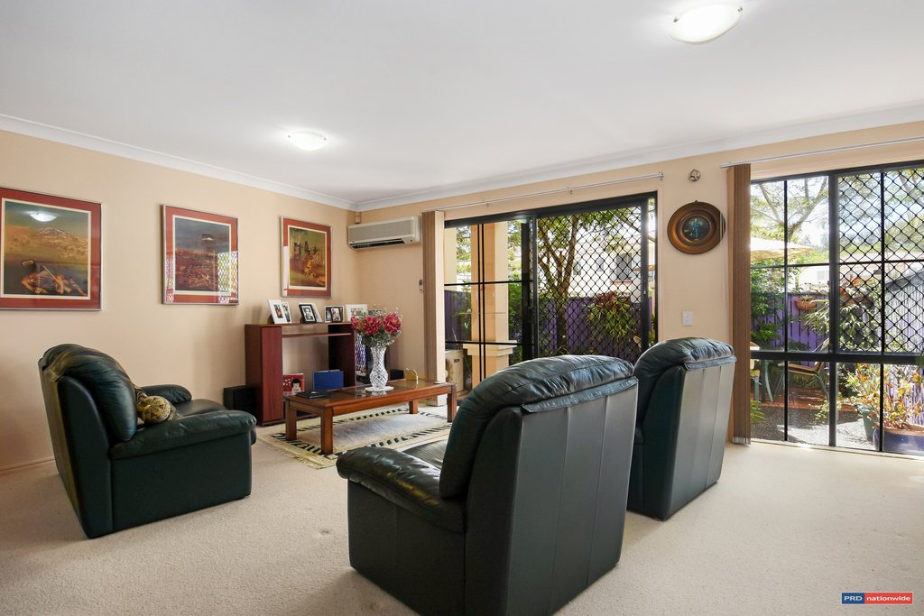 13/2 Beachcomber Court BURLEIGH WATERS 5