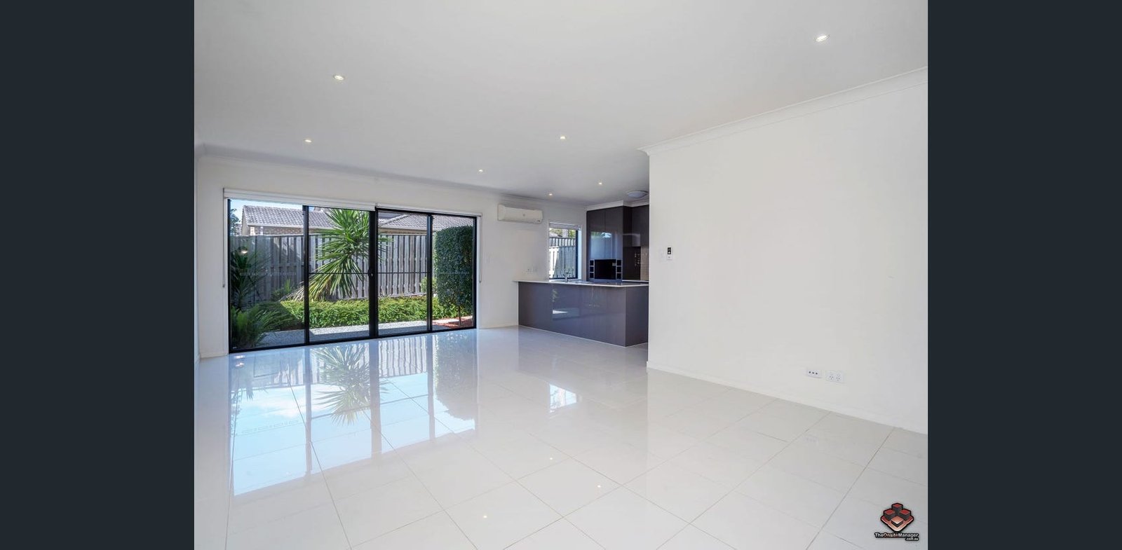13/2 Bourton Road MERRIMAC 3