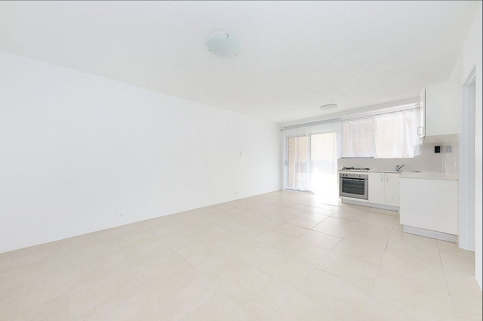1/32 Brittain Crescent HILLSDALE 2