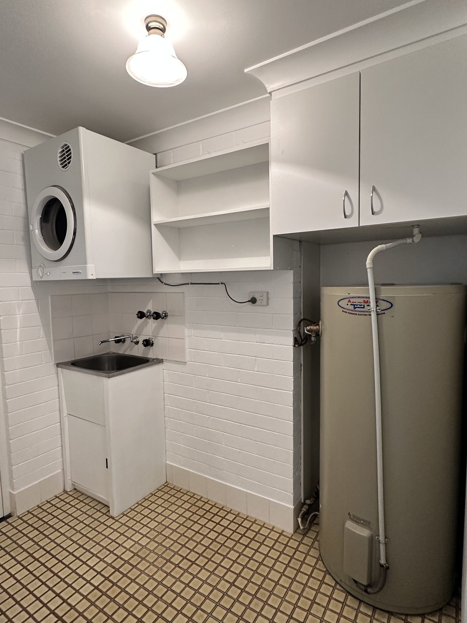 1/32 Bundara Crescent TUMUT 8