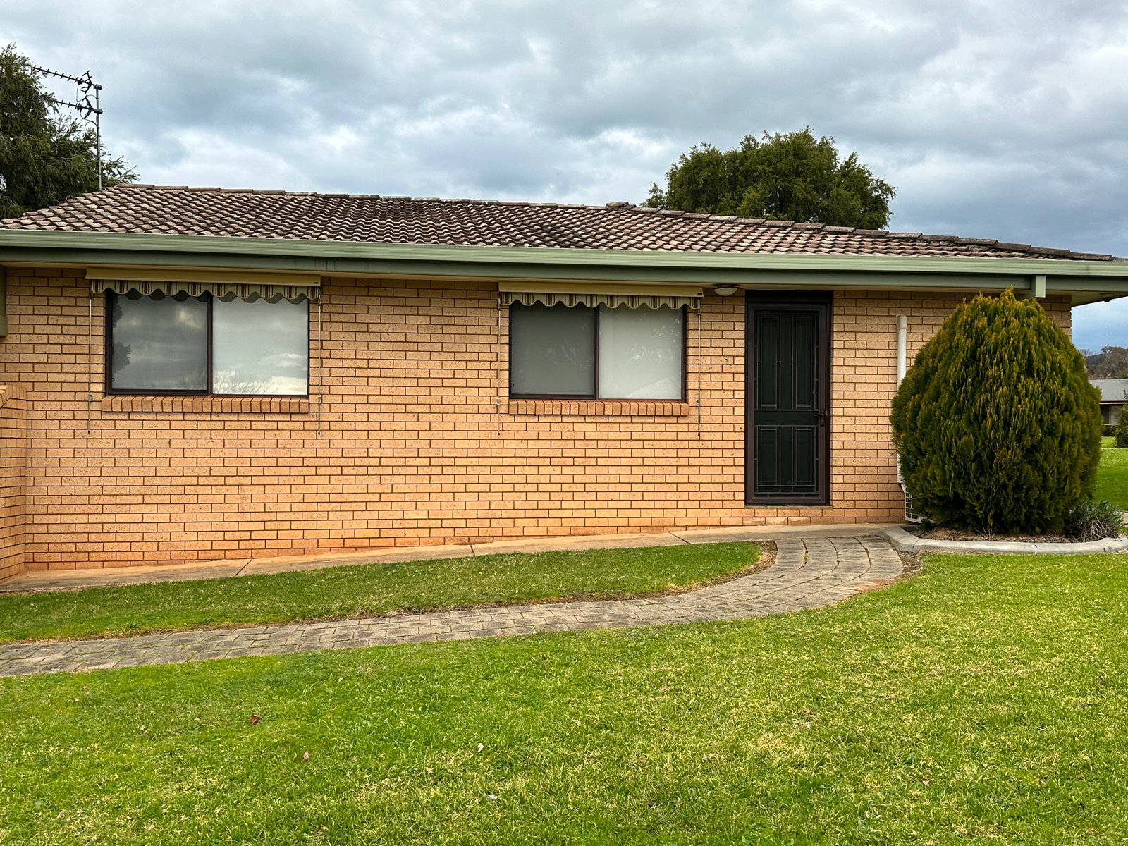 1/32 Bundara Crescent TUMUT 9