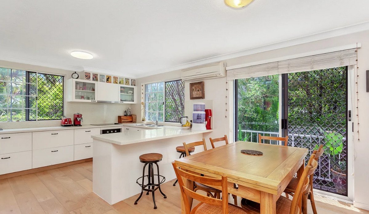 1/32 Burleigh Street Burleigh Heads 5