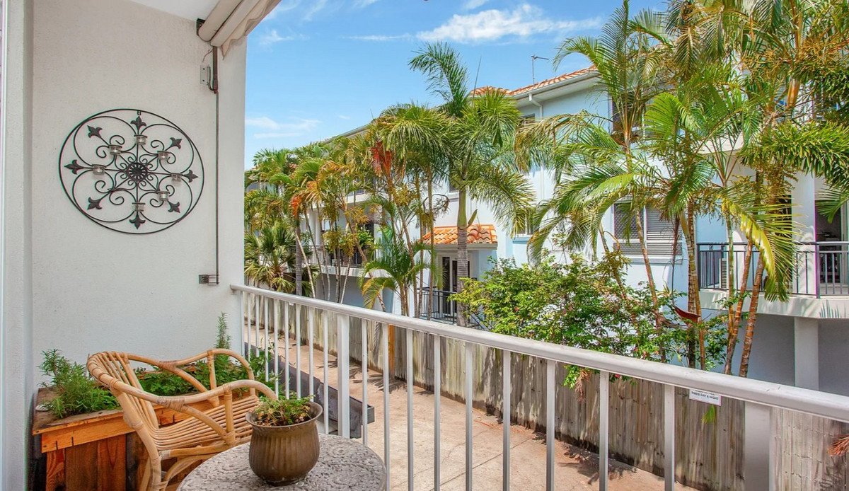 1/32 Burleigh Street Burleigh Heads 13