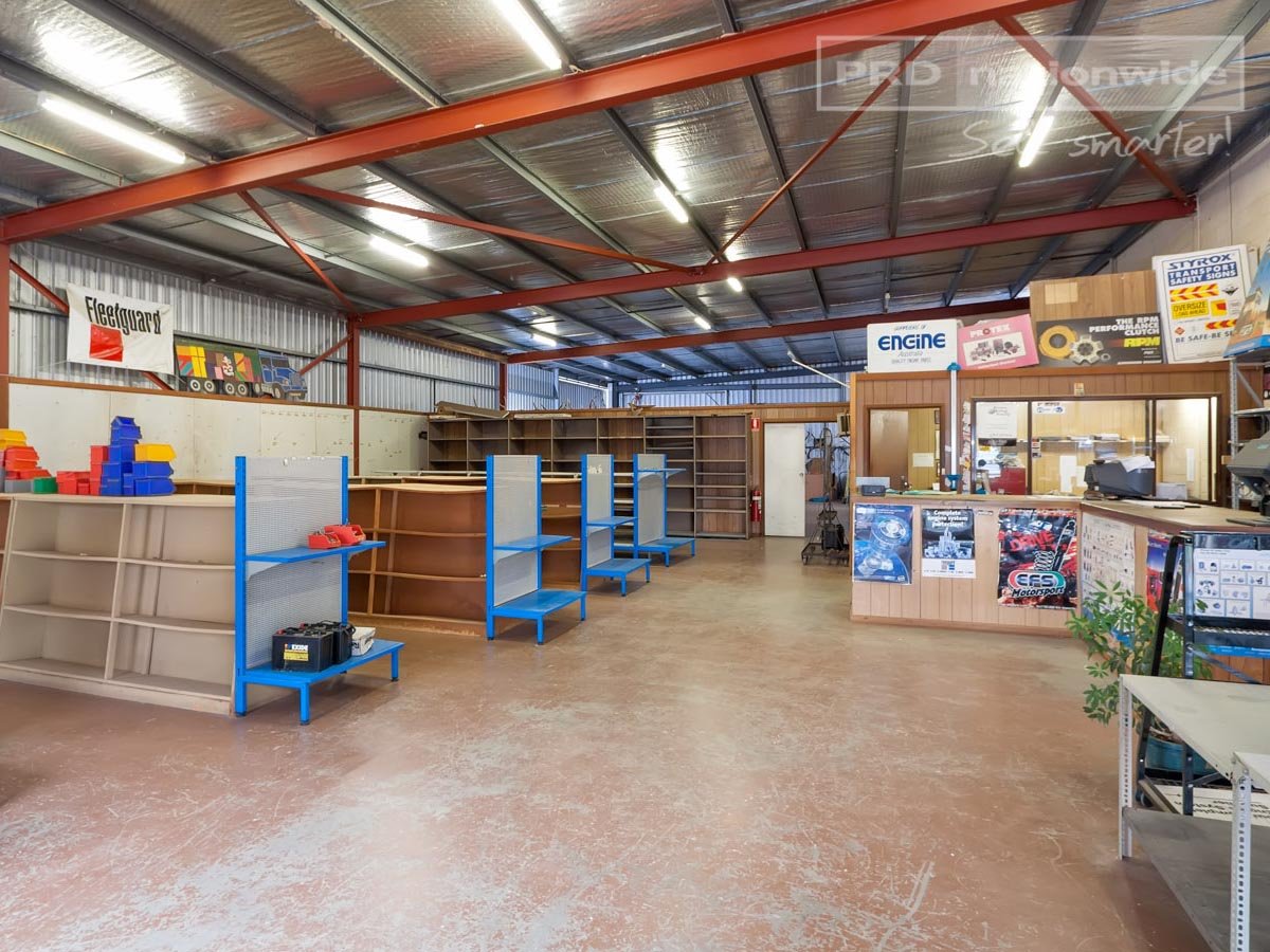 132 Hammond Avenue WAGGA WAGGA 2