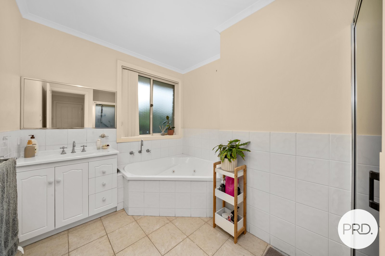 1/32 High Street BELLERIVE 9