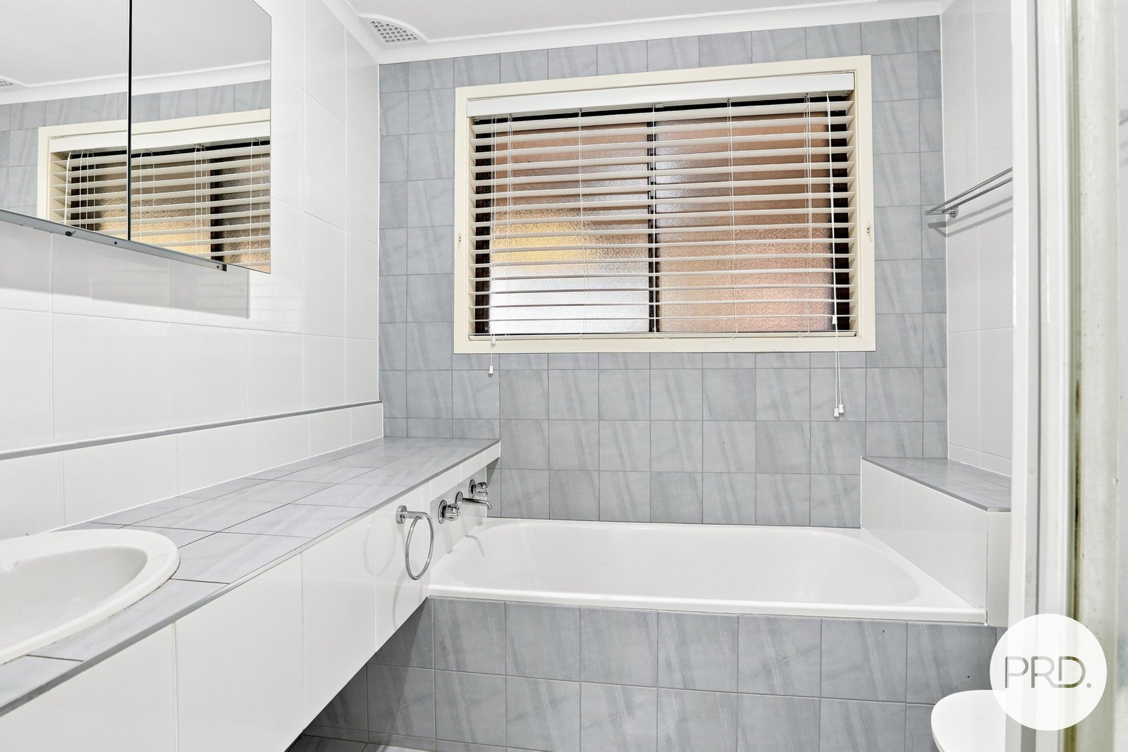 1/32 Horsley Drive HORSLEY 5