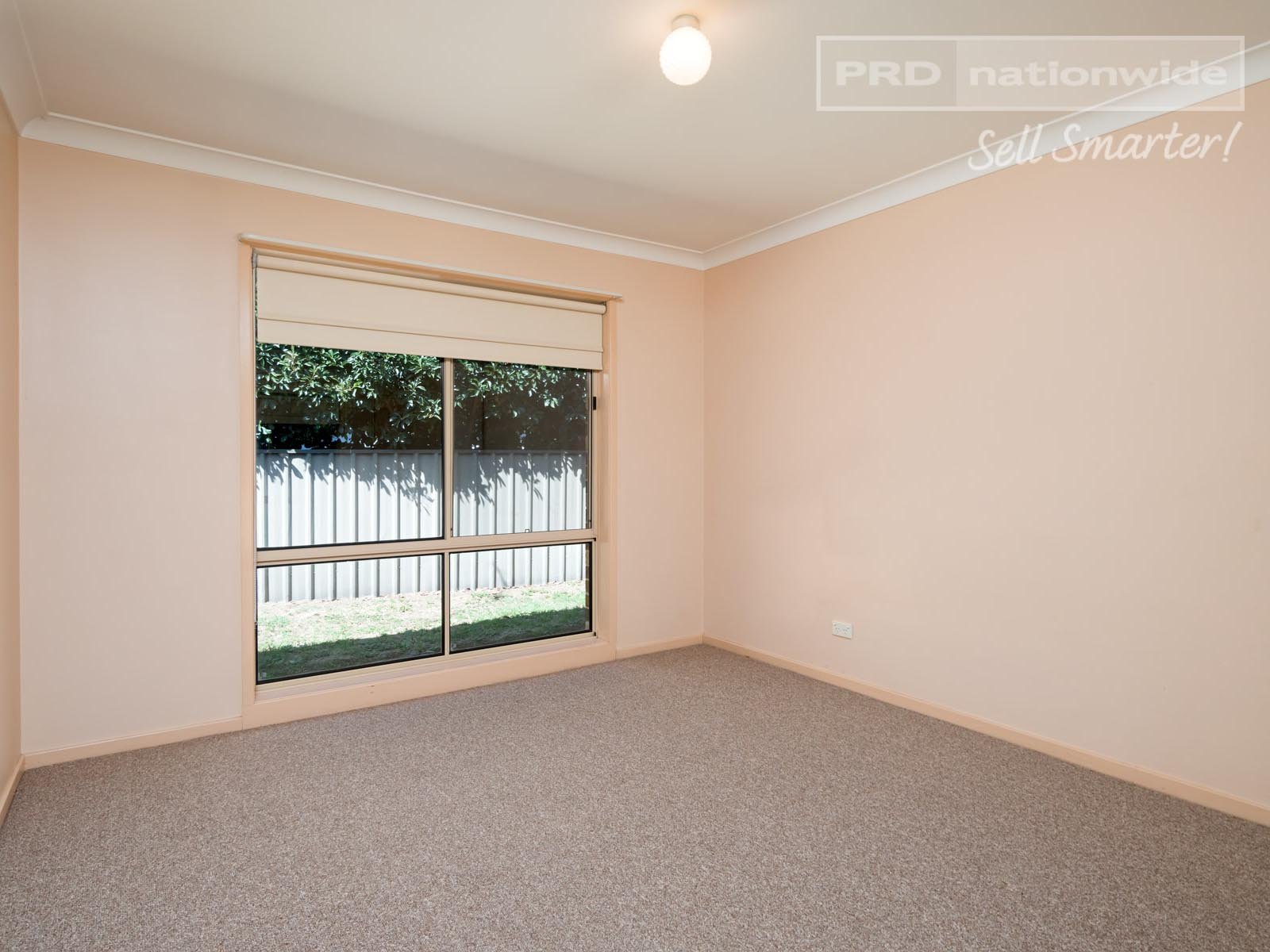 1/32 Lonergan Place WAGGA WAGGA 4