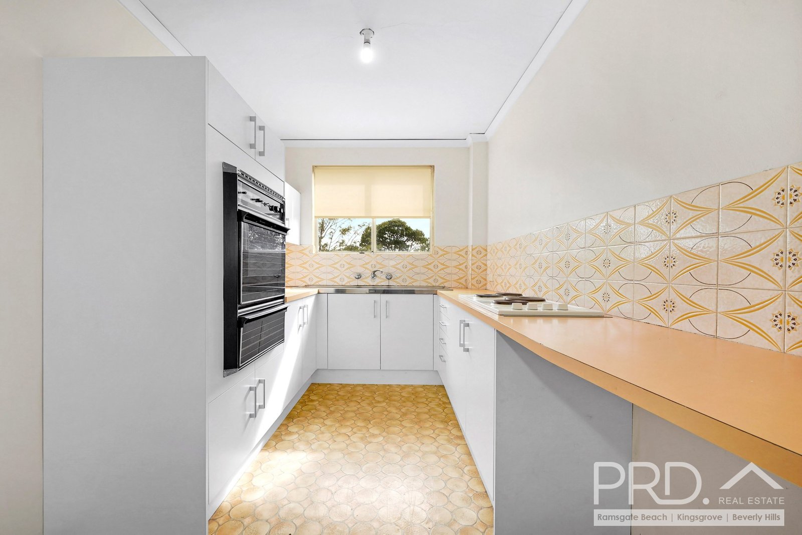 13/2 Railway Crescent JANNALI 2