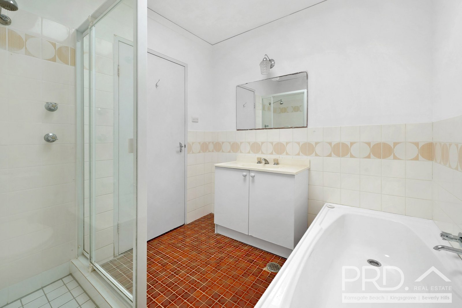 13/2 Railway Crescent JANNALI 5