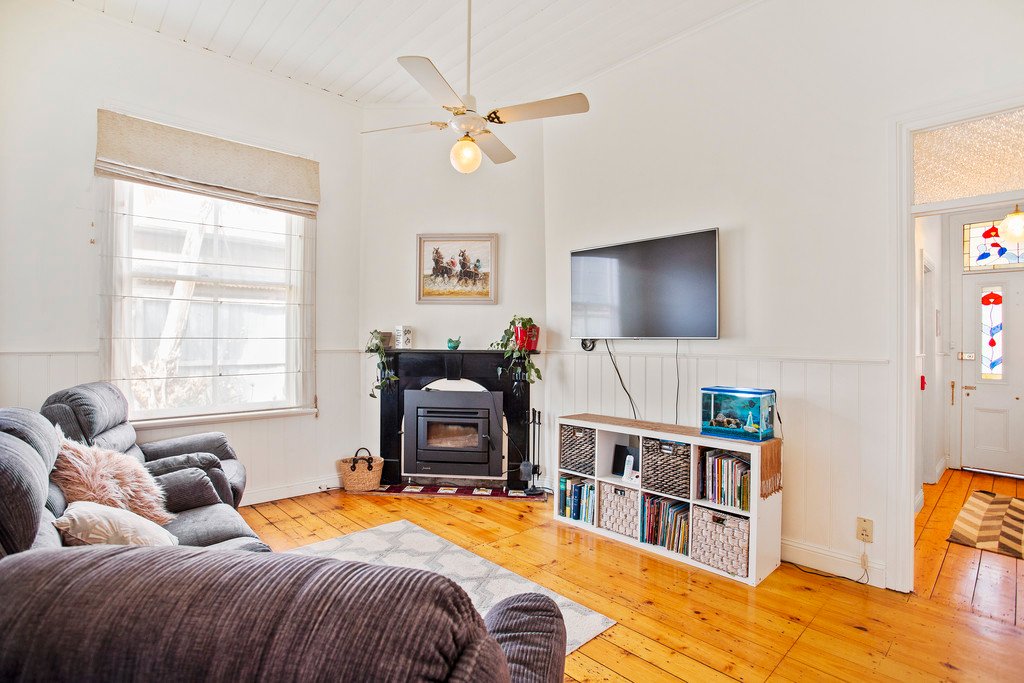 1320 Calder Highway MARONG 9