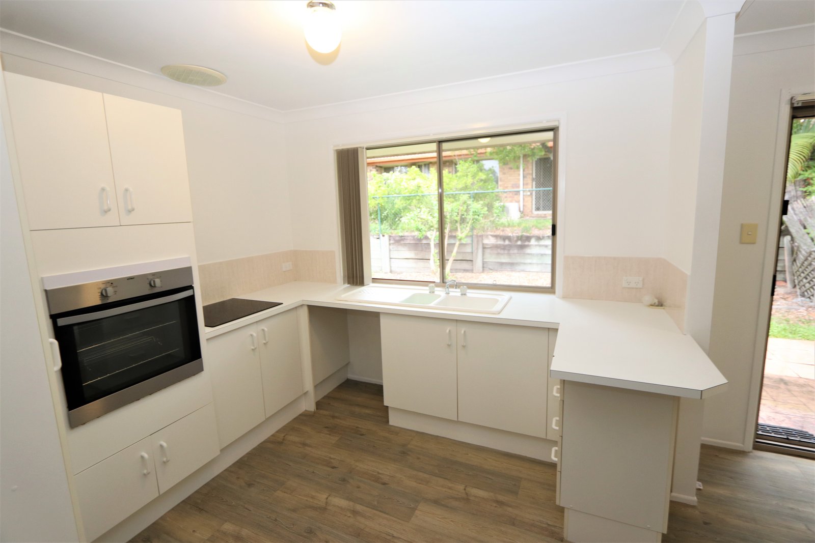 13/20 Golden Palms Court ASHMORE 3