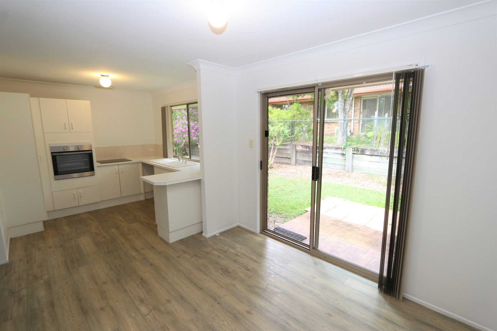 13/20 Golden Palms Court ASHMORE 4