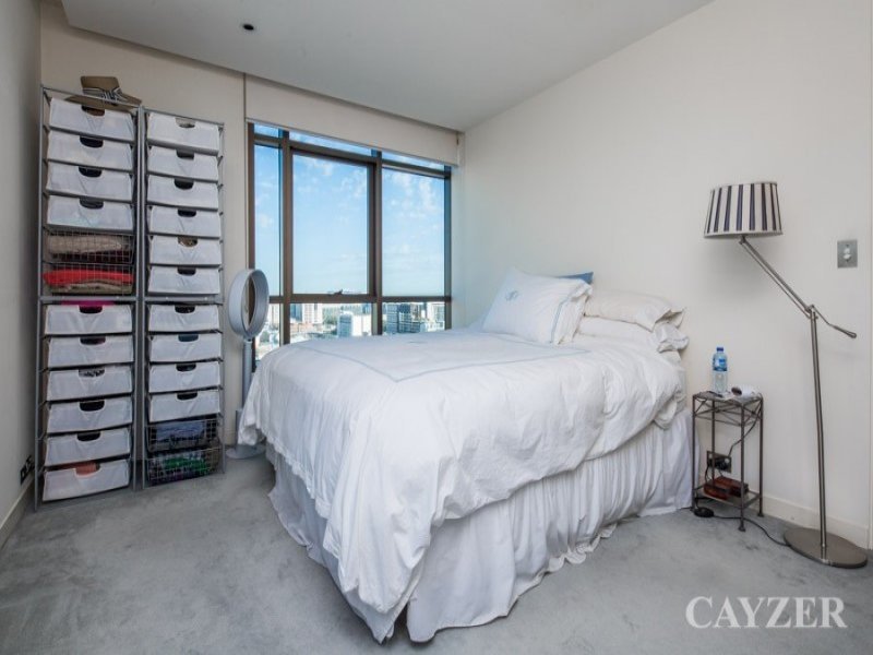 Gallery: 132/1 Queensberry Street