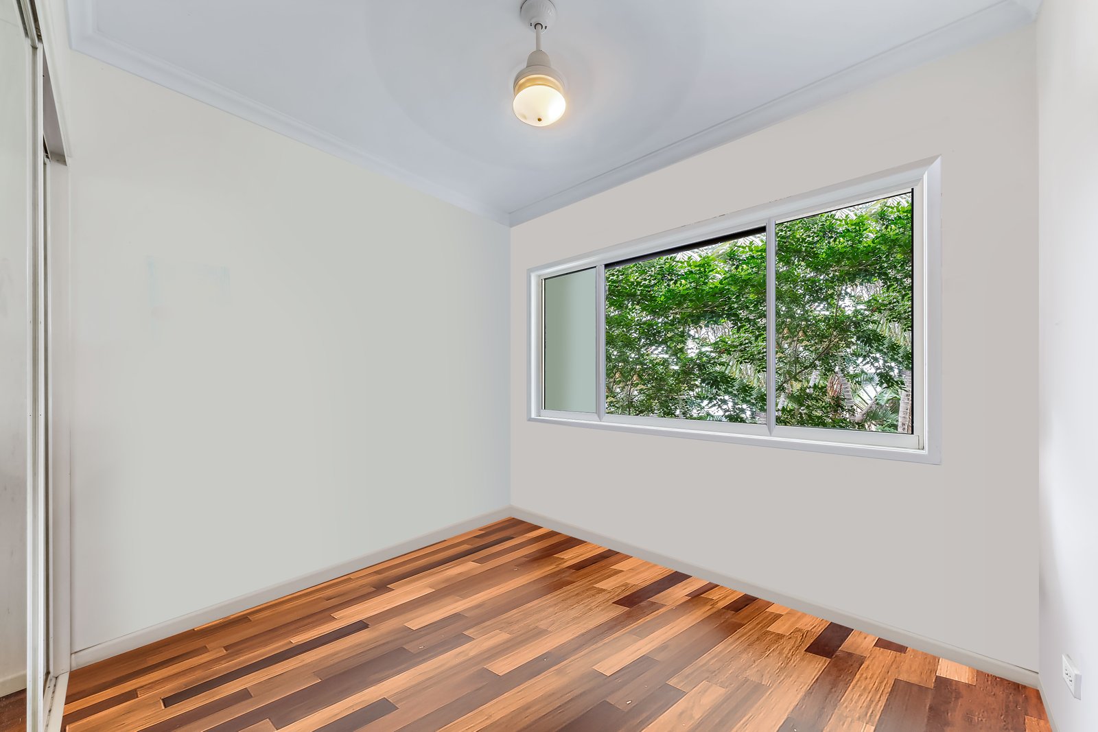 13/21 Shute Harbour Road CANNONVALE 6