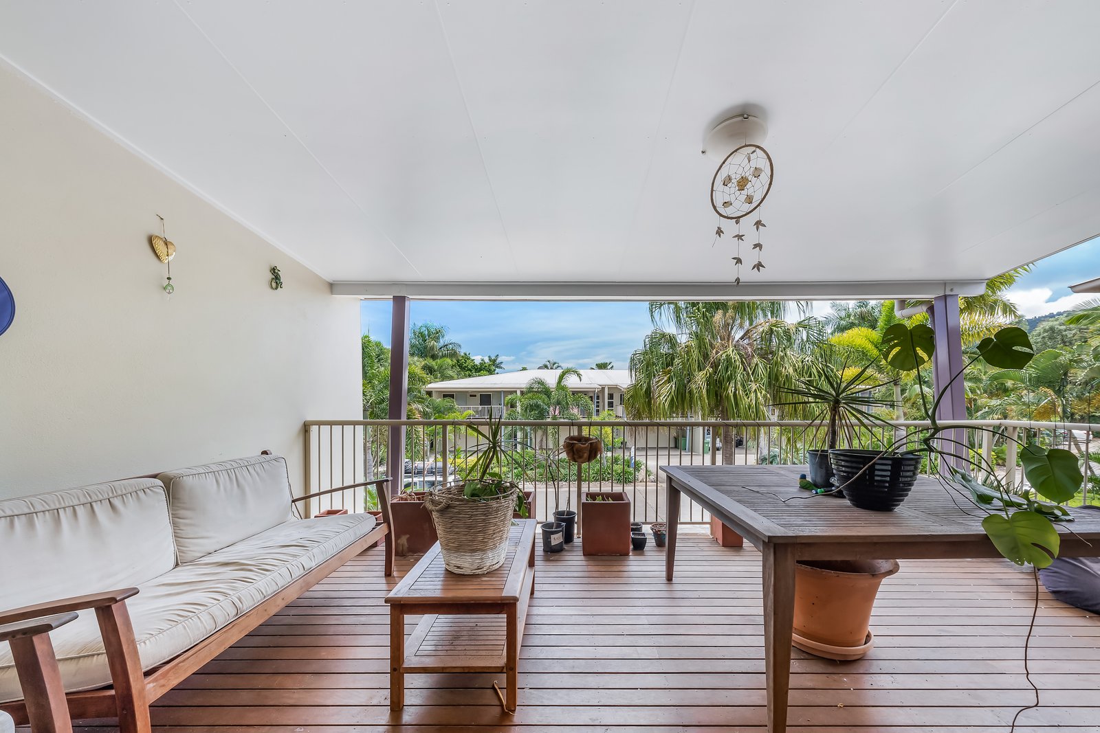 13/21 Shute Harbour Road CANNONVALE 10