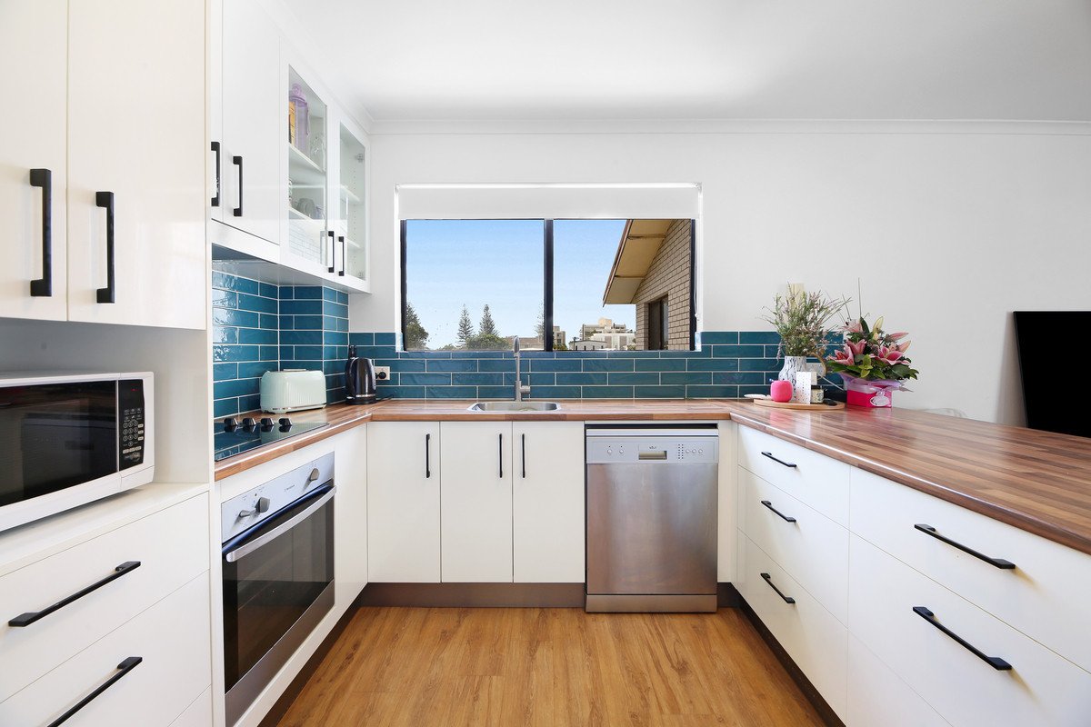 13/2269-2271 Gold Coast Highway Mermaid Beach 2