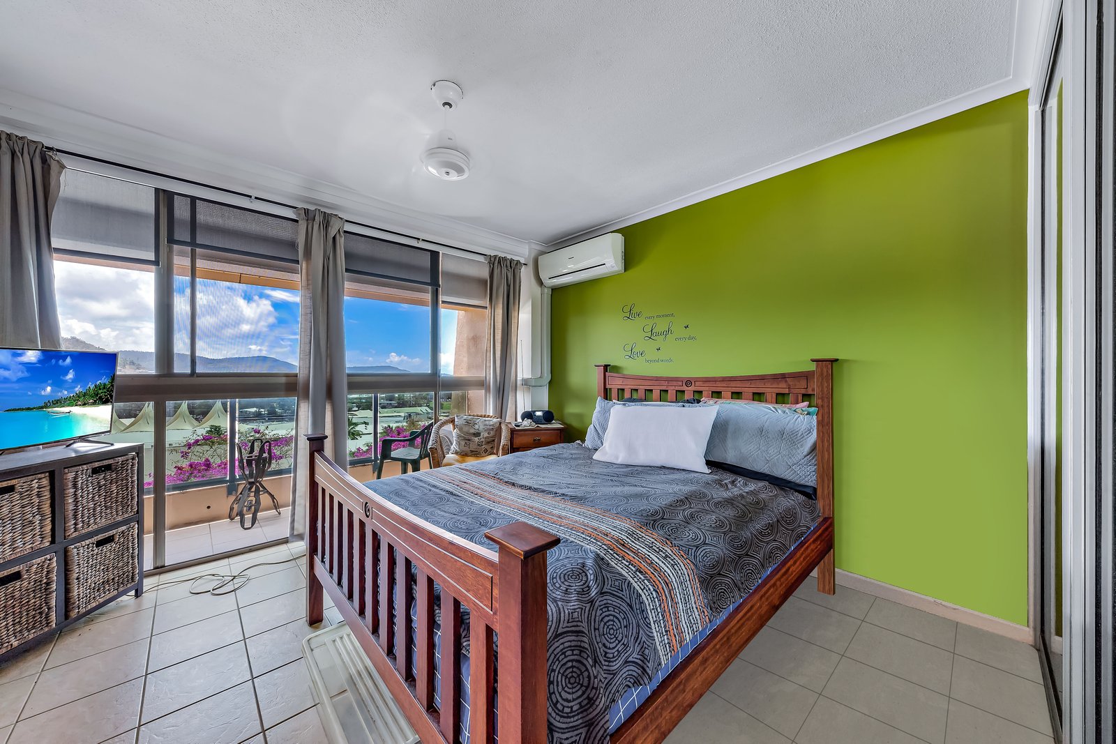 132/4 Eshelby Drive CANNONVALE 4