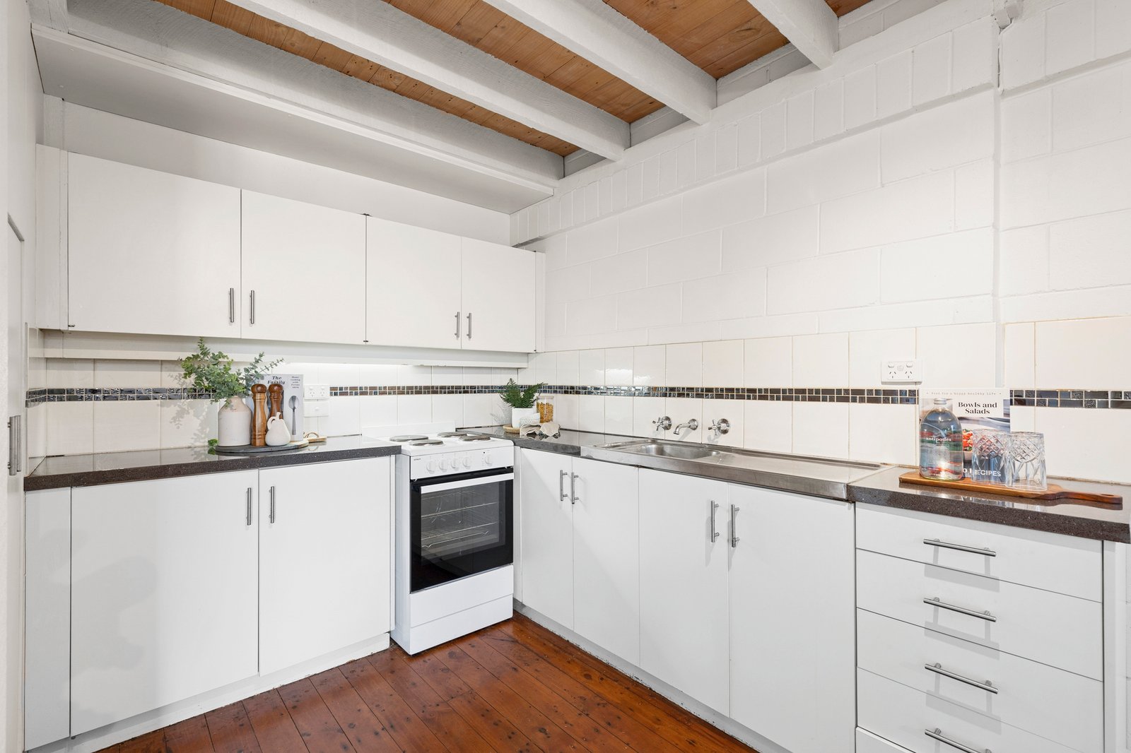 Gallery: 13/27-29 Montague Street