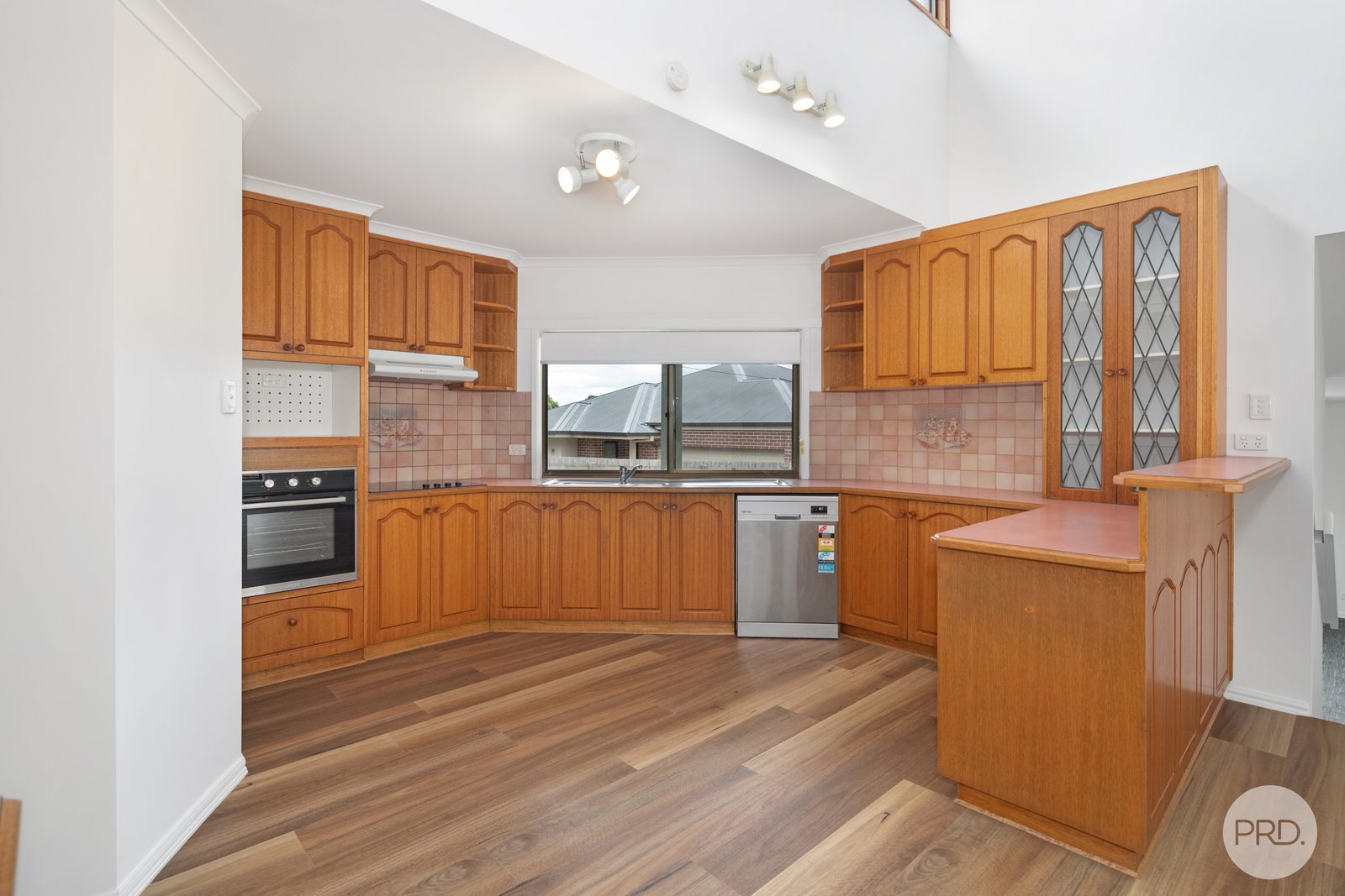1327 Geelong Road MOUNT CLEAR 9