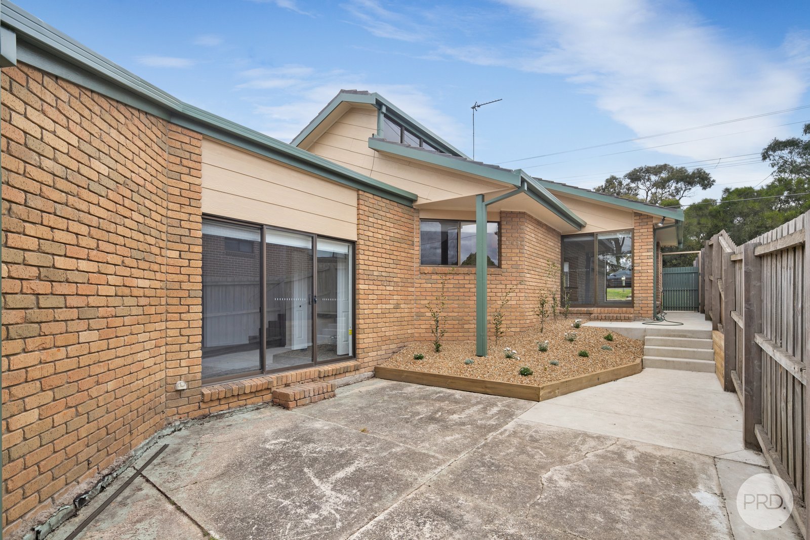 1327 Geelong Road MOUNT CLEAR 19
