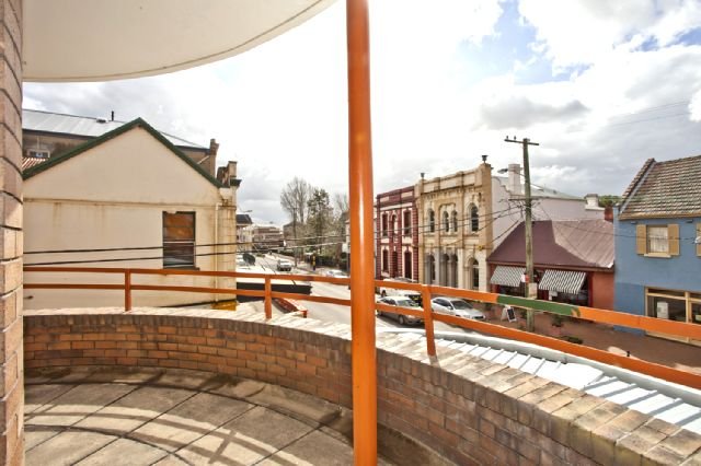 1/327 High Street MAITLAND 11