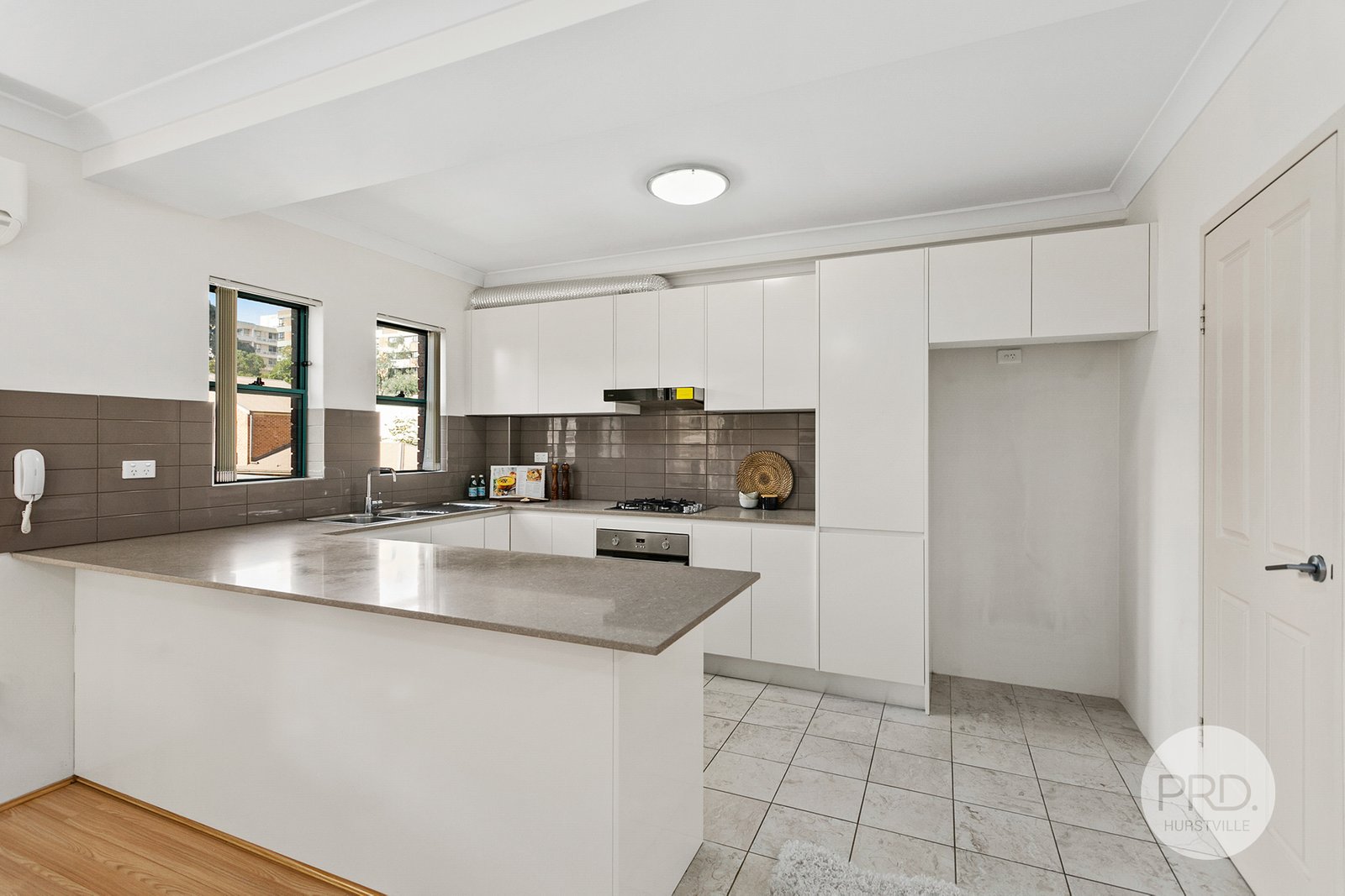 13/28-32 Carrington Avenue HURSTVILLE 4