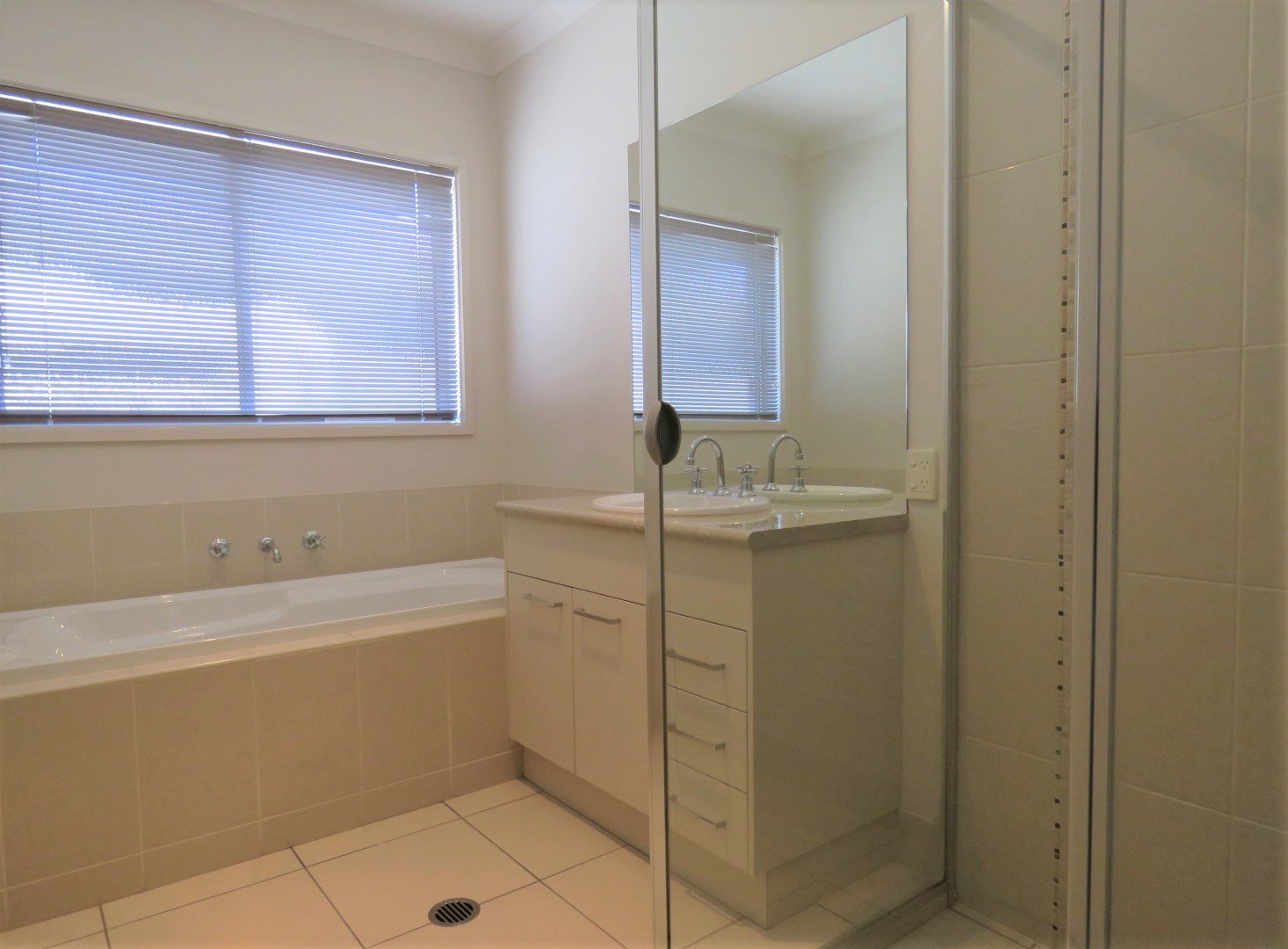 1/328 Olive Street ALBURY 9