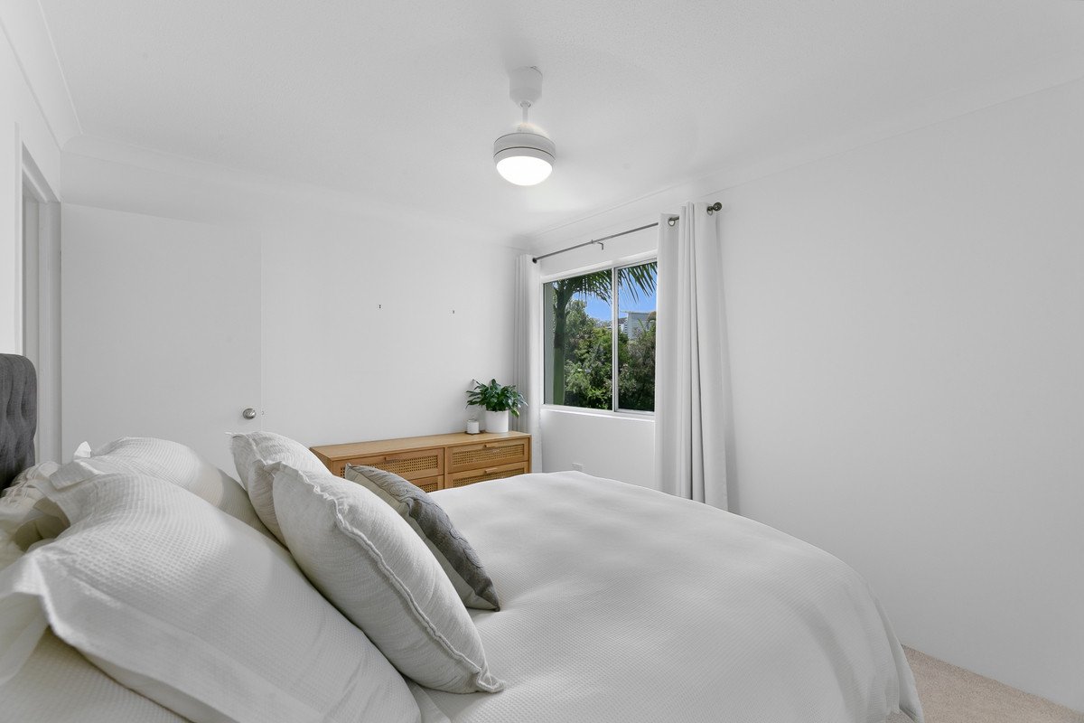 13/29 Burleigh Street Burleigh Heads 12