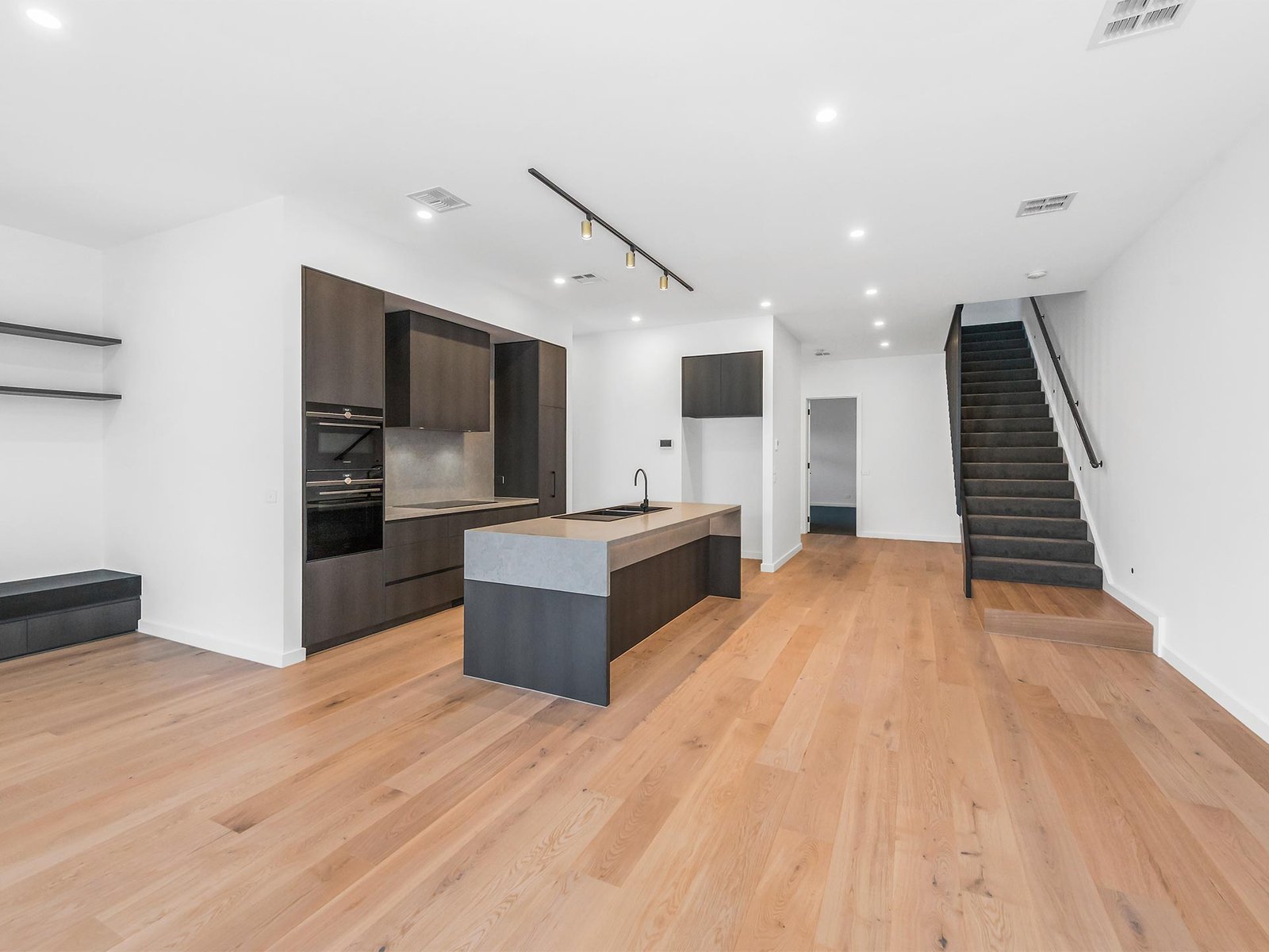 Gallery: 132a Pellatt Street