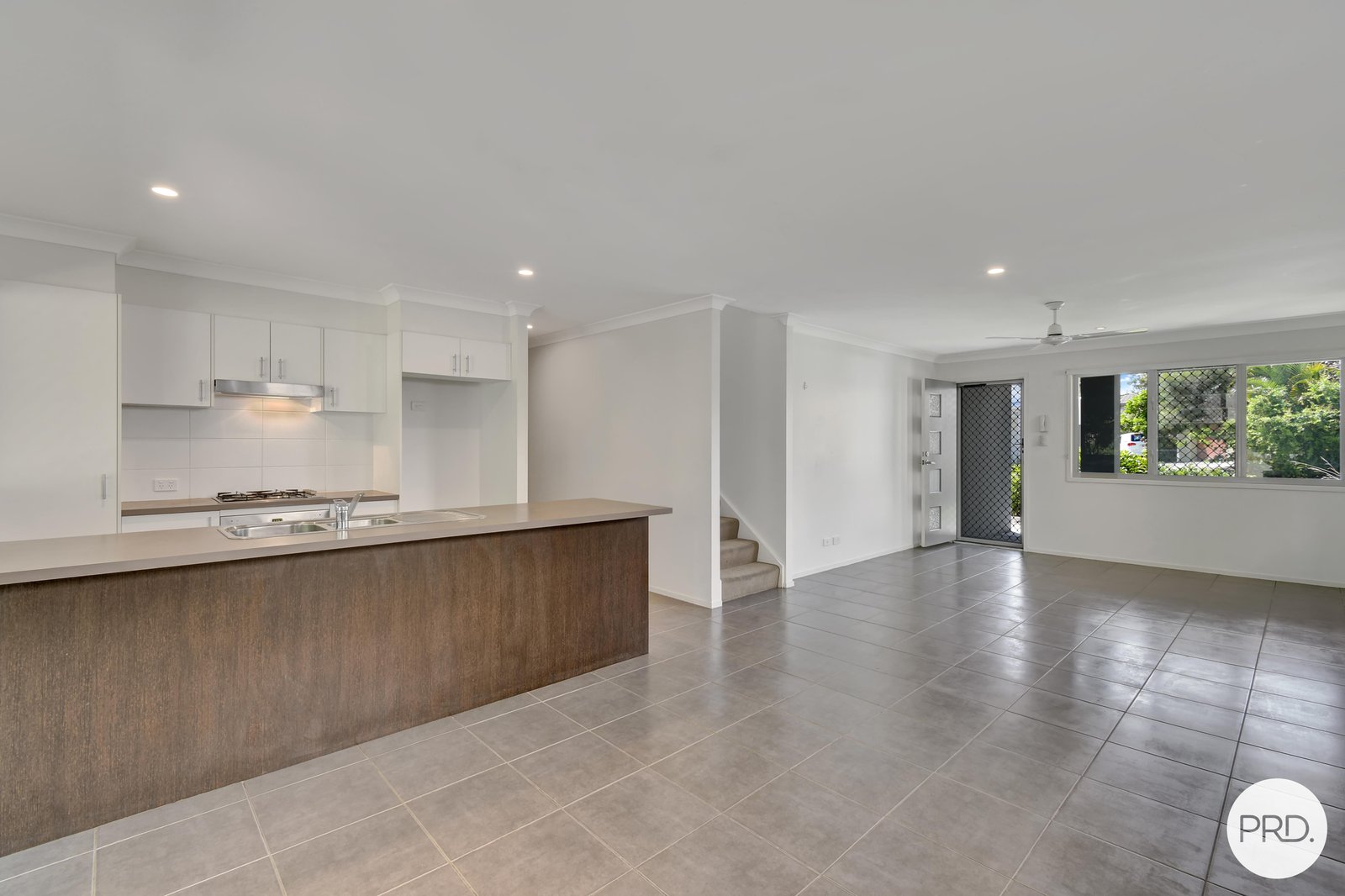 13/3-15 Lennox Circuit POTTSVILLE 3