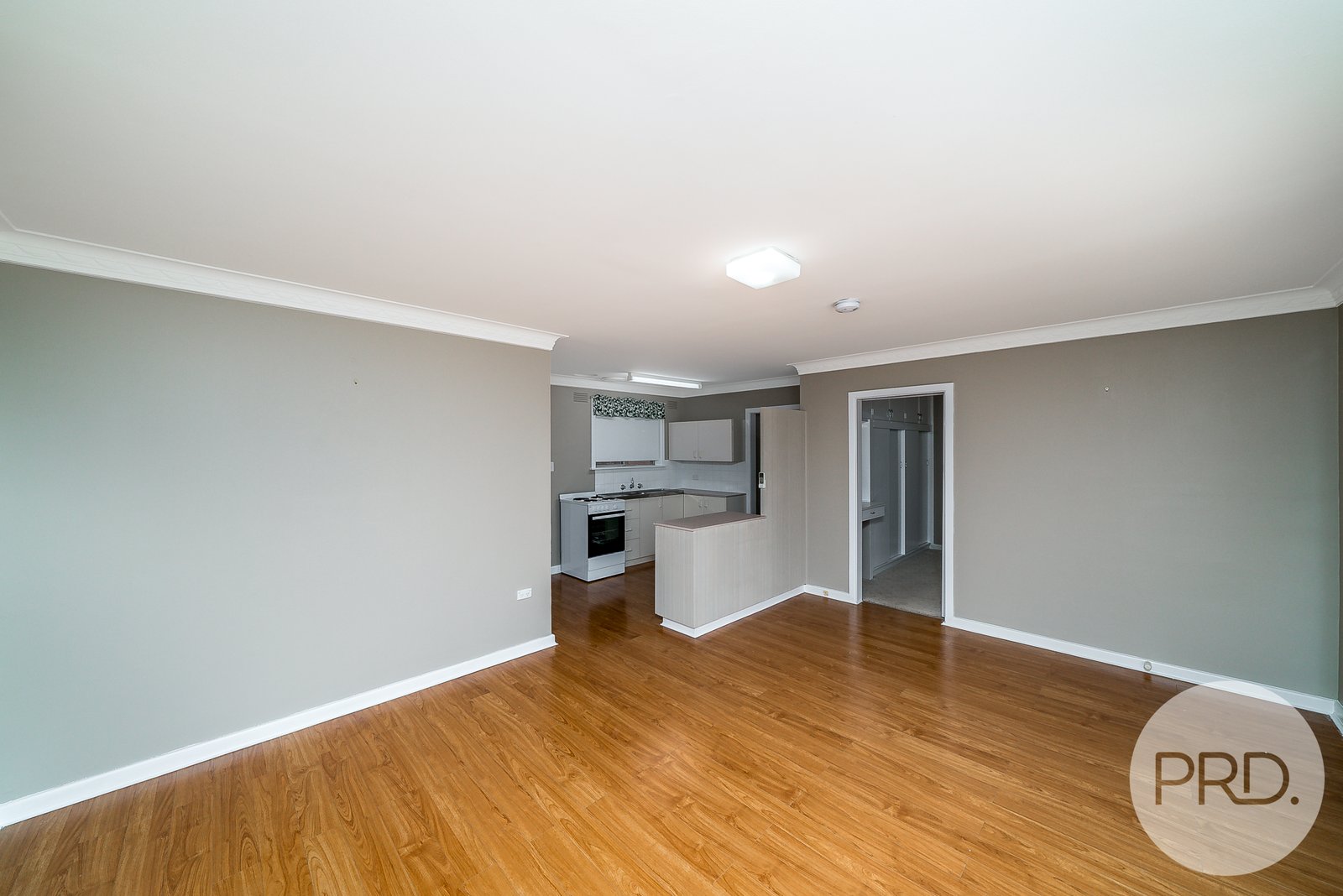 1/33 Bruce Street TOLLAND 8