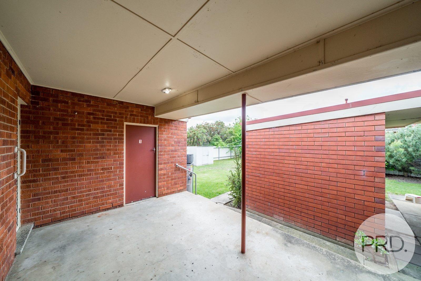 1/33 Bruce Street TOLLAND 10