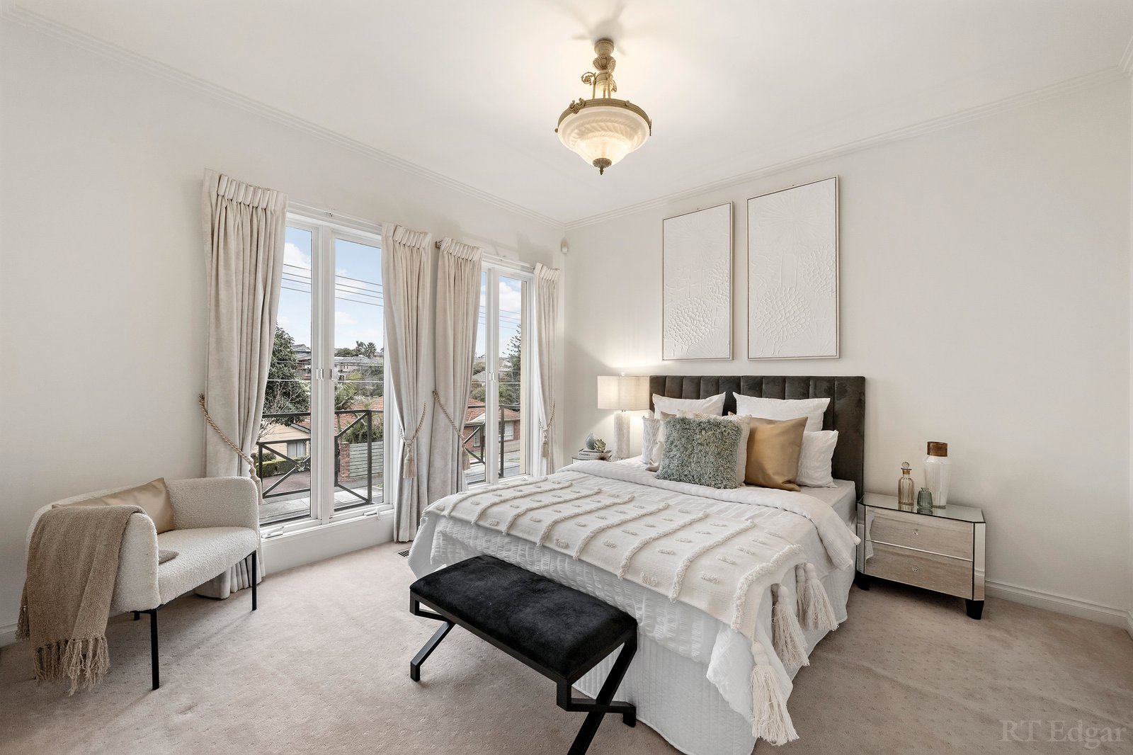 Real Estate and Property in 1/33 Carrathool Street, Bulleen, VIC