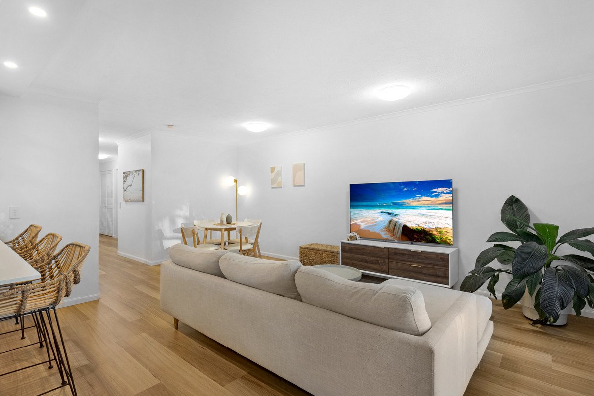 1/33 Chelsea Avenue Broadbeach 4