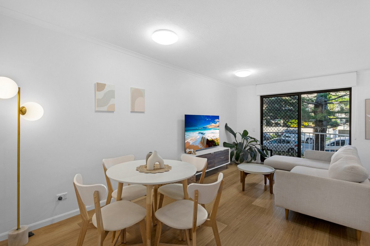 1/33 Chelsea Avenue Broadbeach 5