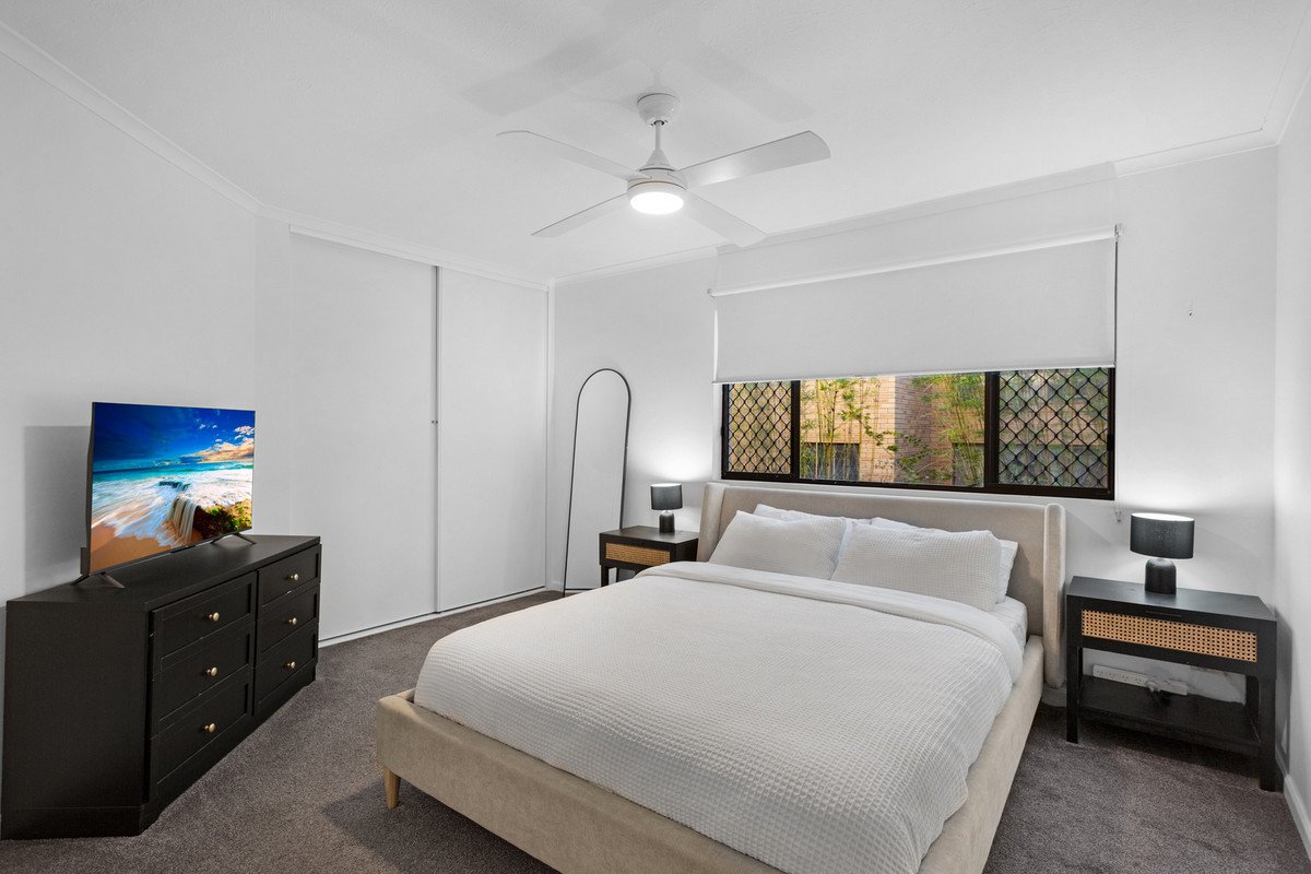 1/33 Chelsea Avenue Broadbeach 6