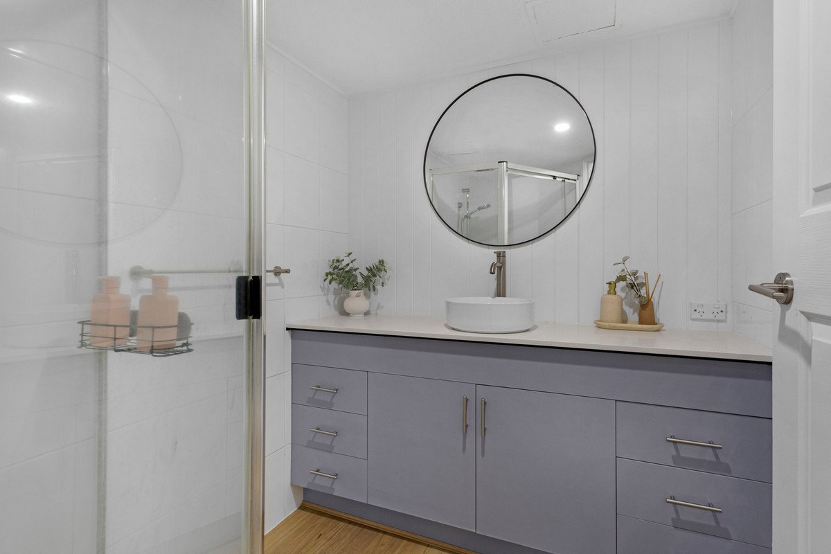 1/33 Chelsea Avenue Broadbeach 9