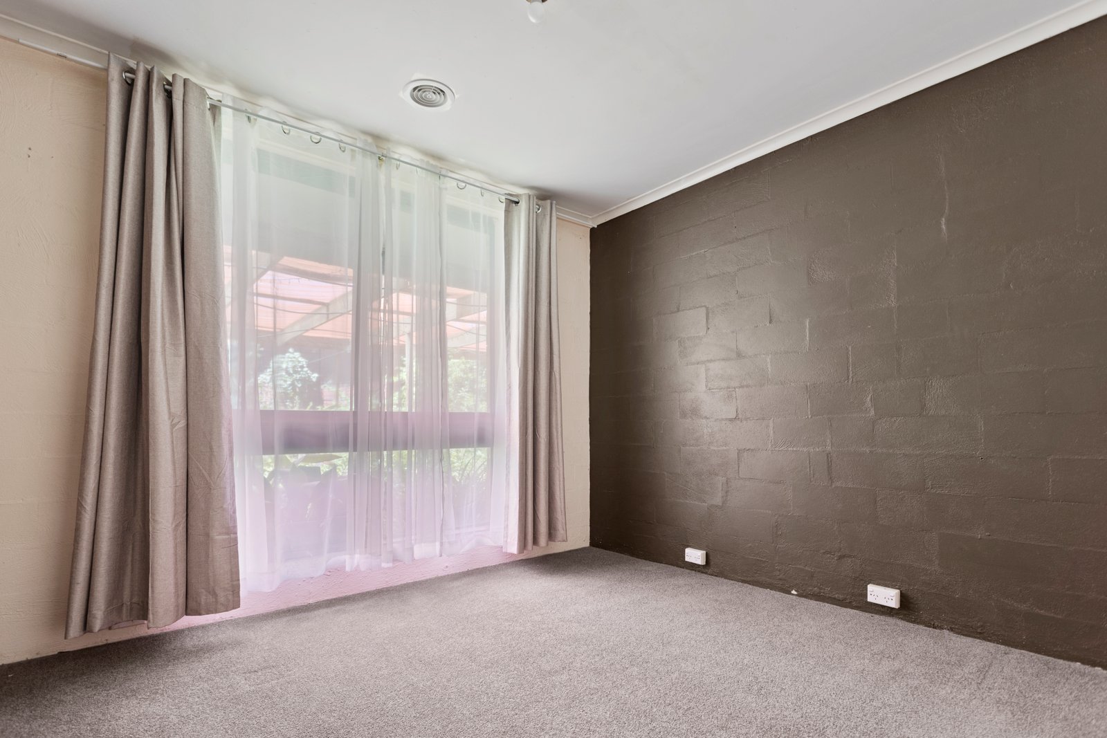 133 Edwards Road KENNINGTON 11