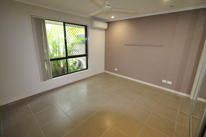 1/33 Galloway Drive ASHMORE 4