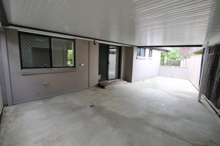 1/33 Galloway Drive ASHMORE 11