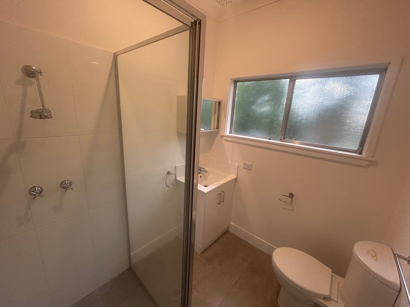 1/33 Manilla Road TAMWORTH 8